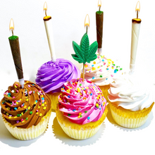 Cargar imagen en el visor de la galería, 420 Novelty Joint and Pot Leaf Adult Cake Candles