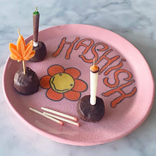 Cargar imagen en el visor de la galería, 420 Joint and Orange Weed Leaf Novelty Cake Candles